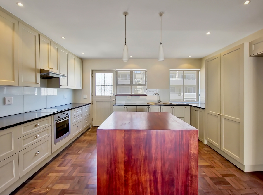 2 Bedroom Property for Sale in Sea Point Western Cape